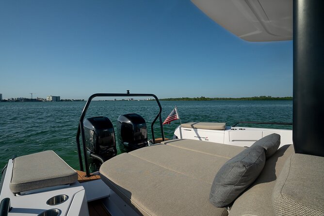 Miami Bay Discovery Private Yacht Cruise With Captain - Tour Overview