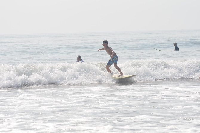 miyazaki-surf-lesson-surfing-gear-provided
