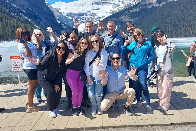 Moraine Lake and Lake Louise Tour From Calgary - Canmore - Banff