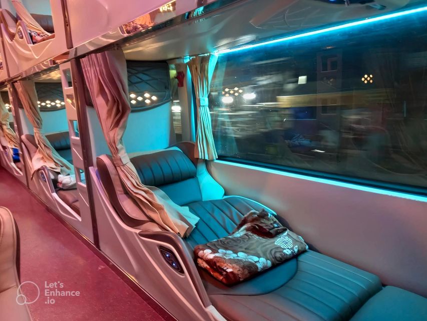 mui-ne-luxury-sleeper-bus-to-nha-trang-with-water-amenities-and-comforts