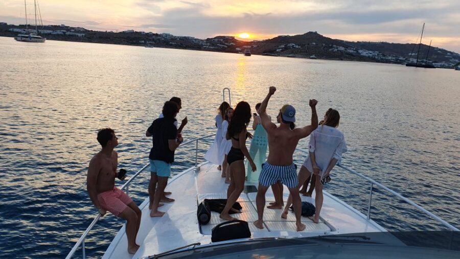 Mykonos: Private Cruise on Aegean Sea & Mykonian Platters