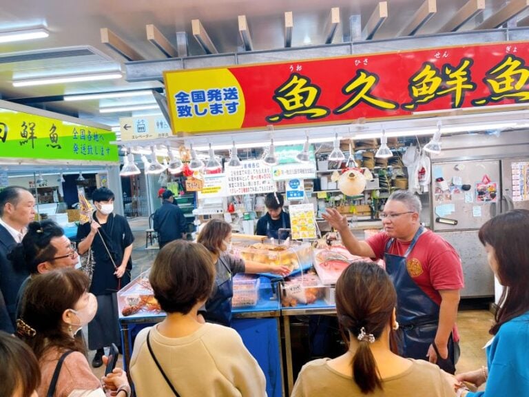 Naha Makishi Public Market: Sushi Making Experience