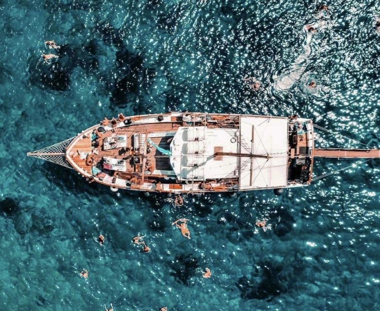 Naxos: Koufonissia and Rina Cave Boat Trip With BBQ