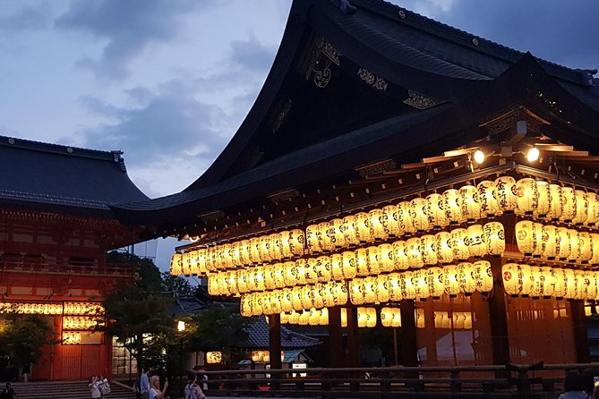 Nighttime All-Inclusive Local Eats and Streets, Gion and Beyond - Accessibility and Age Requirements