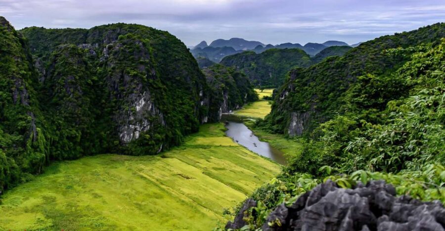 Ninh Binh Daily: Hoa Lu, Mua Cave, Tam Coc, Bike & Swimming - Tour Overview