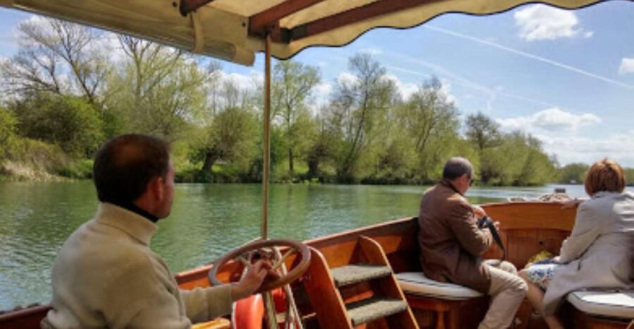 Oxford: River Cruise and Walking Tour to Iffley Village