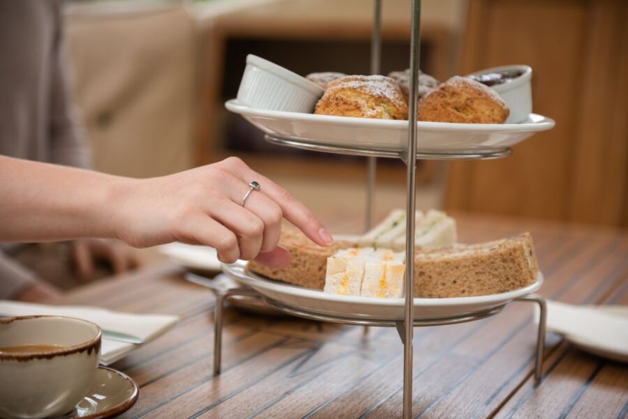 Oxford: Sightseeing River Cruise With Afternoon Tea