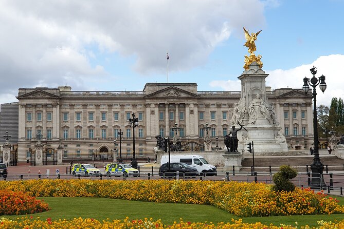 Palaces, Parliament & Power: A Walking Tour of Londons Royal City
