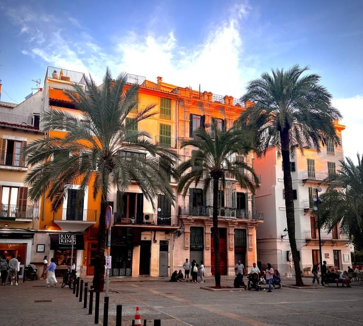 palma-de-mallorca-old-town-atmospheric-evening-tour-discover-historic-palma-with-local-expert