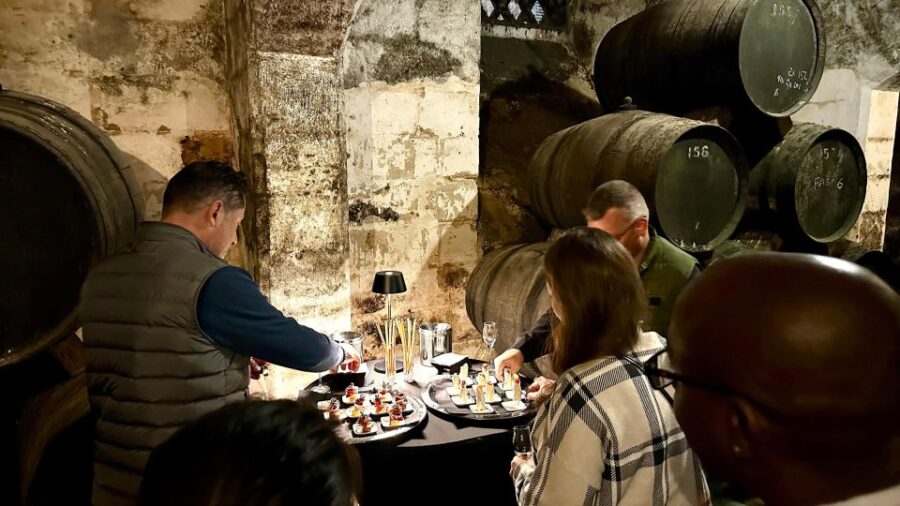Palma: Distillery Tour With 3 Spirits and Tapas Tasting