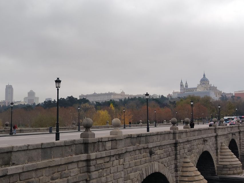 Panoramic Tour of Madrid With Private Guide and Private Car - Tour Details