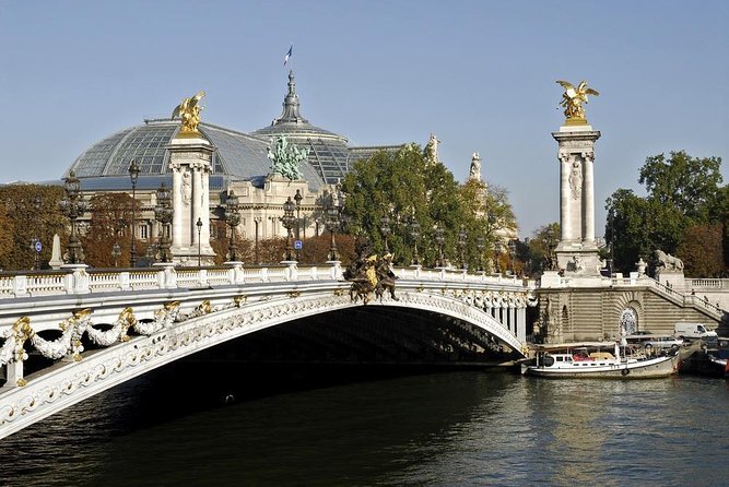 Paris Capitaine Fracasse 3 Course Seine River Dinner Cruise