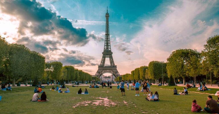 Paris: Capture the Most Photogenic Spots With a Local