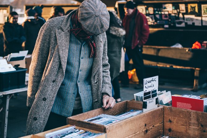 Paris Flea Market Small-Group Guided Tour With Chats and Antiques Dealers