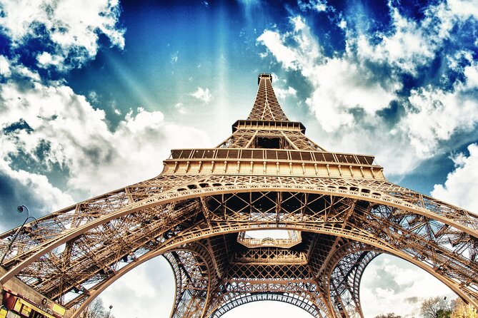 Paris Private Arrival Transfer: Railway Station to Hotel