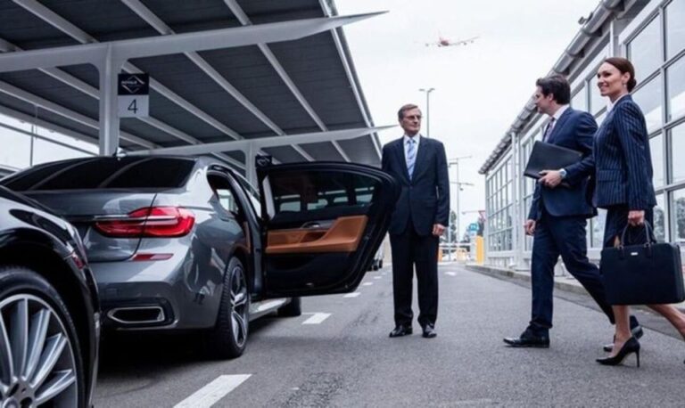 Paris: Private Transfer to or From Charles De Gaulle Airport