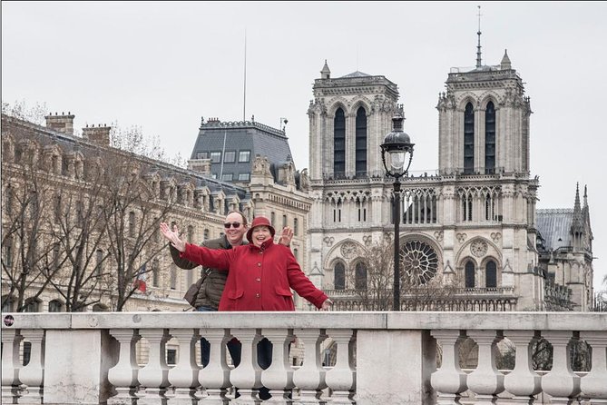 Paris Private Walking Tour With a Personal Photographer