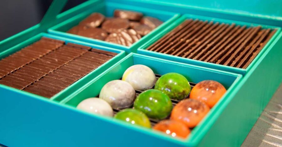 Paris: Pure Chocolate Walking Tour - Tour Overview