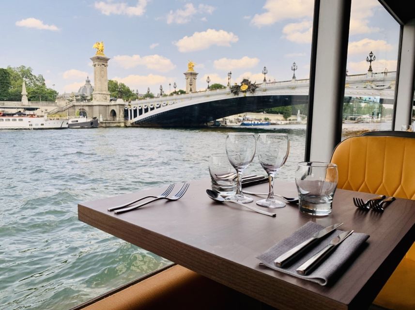 Paris: Seine River Bistronomic Dinner Cruise