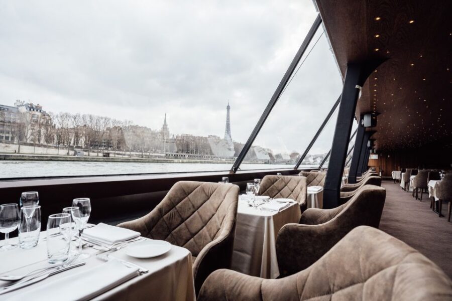 Paris: Sightseeing Cruise on the Seine With 3-Course Lunch