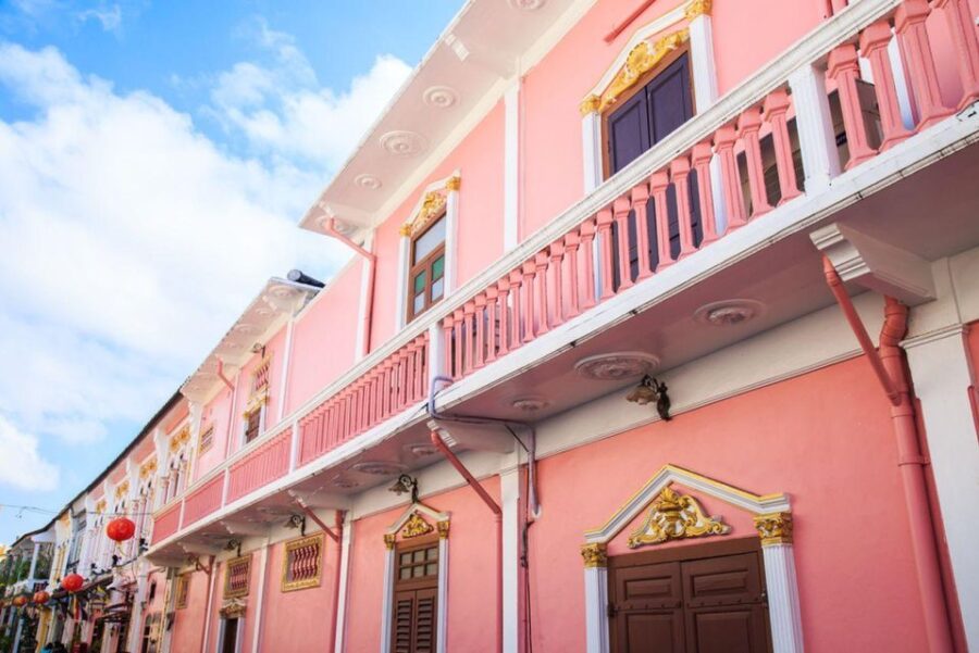Phuket: Old Town, Big Buddha, and Wat Chalong Van Tour - Tour Overview
