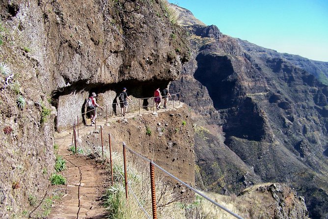 pico-arieiro-to-pico-ruivo-highest-peak-challenge-challenging-hike-details