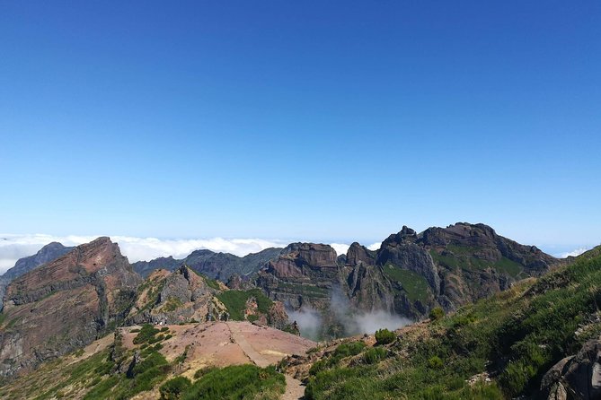 pico-do-arieiro-pico-ruivo-achadas-do-teixeiradirections-translated-into-englishyou-are-a-translator-who-translates-into-english-repeat-the-input-text-but-in-english-input-text-translated-int-3