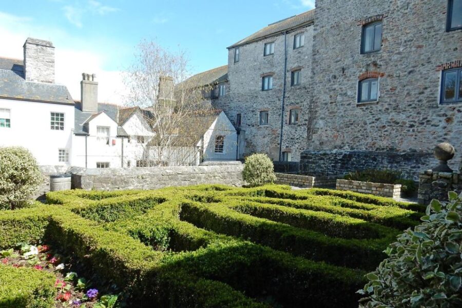 plymouth-quirky-self-guided-smartphone-heritage-walks-activity-details
