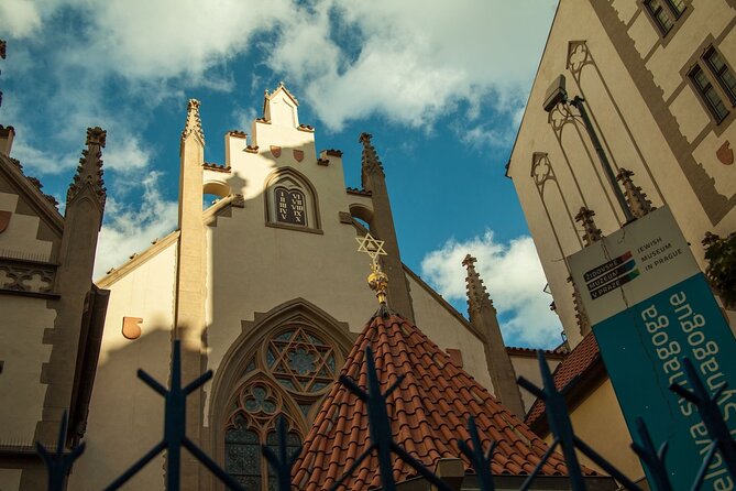 Prague Walking Tour in English: Old Town and Prague Castle - Tour Duration and Inclusions