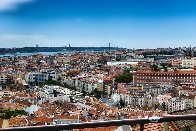 Private 3-Hour City Tuk Tuk Tour of Lisbon
