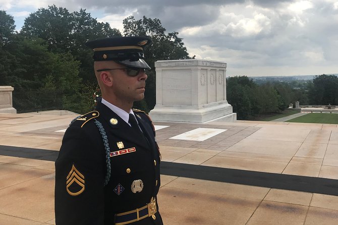 private-customized-tour-of-washington-dc-with-us-veteran-tour-overview