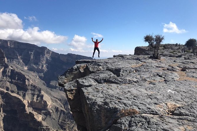 private-day-trip-to-nizwa-jabal-shams-the-grand-canyon-of-oman-exploring-nizwas-historic-fort