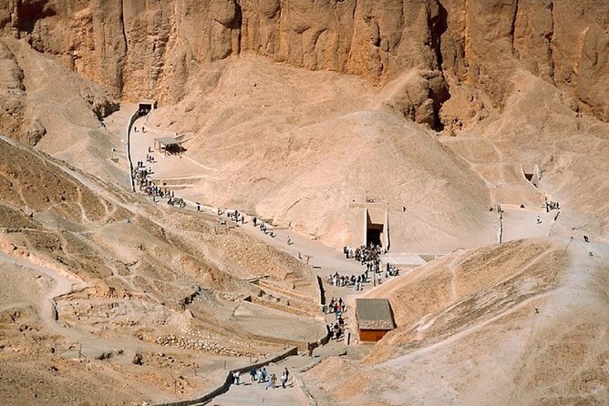Private Full Day Tour of Luxor West Bank Tombs and Temples