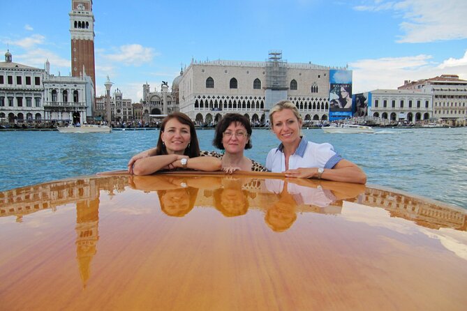 Private Grand Canal 1-Hour Boat Tour - Tour Overview