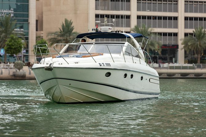 Private Luxury Everest Yacht Cruise From Dubai Marina