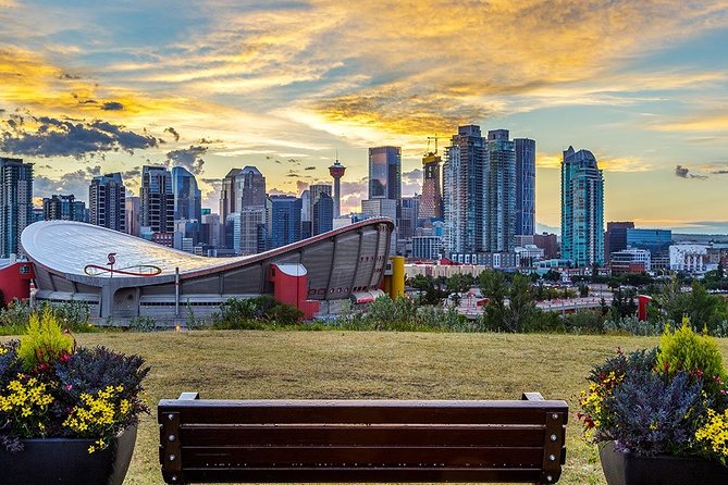 Private Transfer: Calgary Airport YYC to Calgary by Luxury SUV