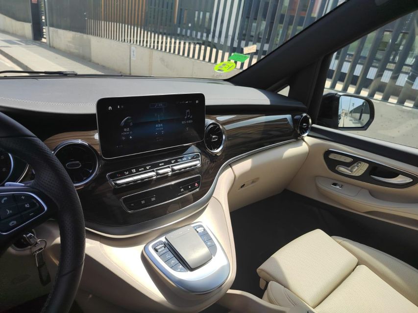Private Transfer From Barcelona Airport to Barcelona (Vip) - Service Highlights