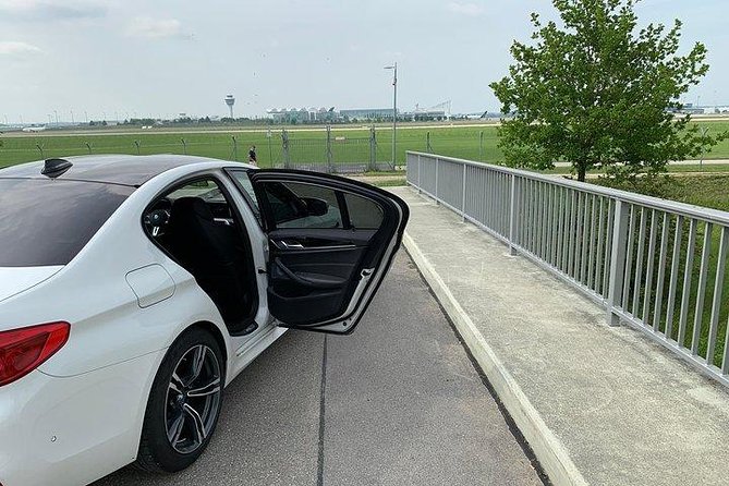 Private Transfer: Montreal-Pierre Elliott Trudeau Airport (YUL) to Montreal