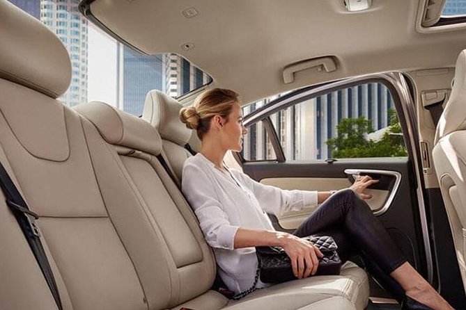 private-transfer-toronto-pearson-airport-or-queens-university-kingston-or-town-transfer-details