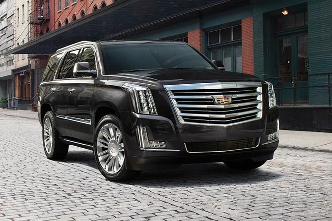 Private Transfer: Toronto to Pearson Airport YYZ in Luxury SUV - Service Overview