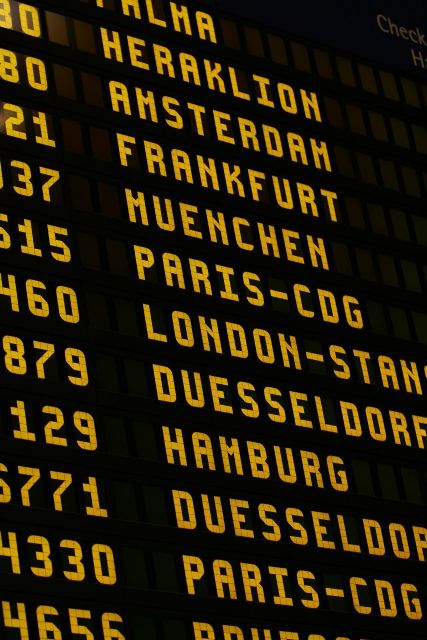 Private Van Transfer From CDG Airport to Paris