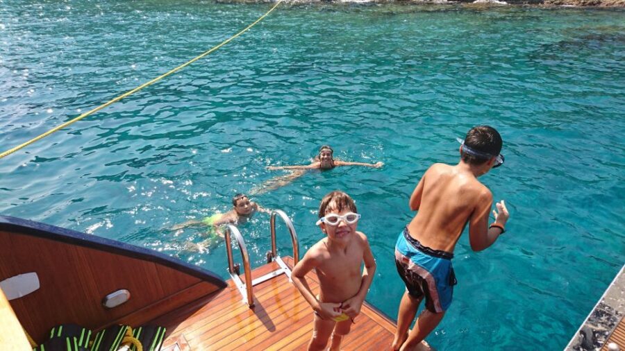 Private Yacht Cruise on the Athens Riviera - Cost and Group Size