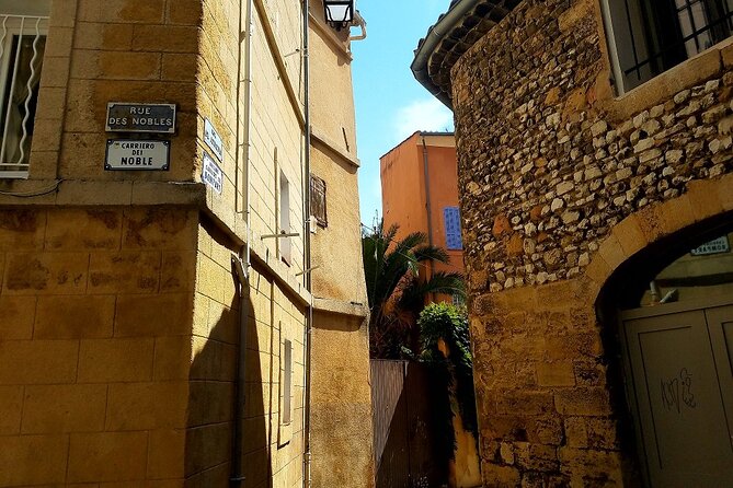 Public Visit of Aix-En-Provence | the Streets Are Told