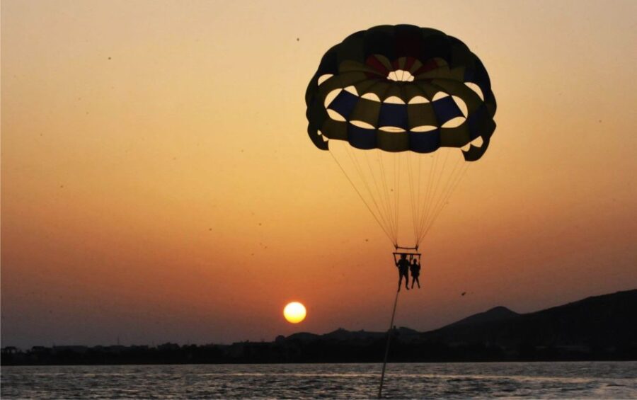 puerto-del-carmen-10-minute-parasailing-expereince-overview-of-parasailing-experience
