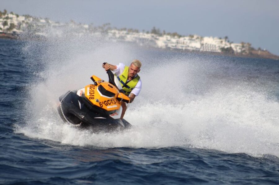 puerto-del-carmen-single-or-double-jet-ski-rental-offer-details