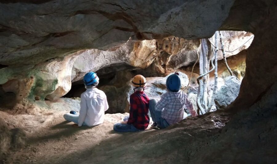 Queensland: 90 Minute Capricorn Caves Explorer Tour