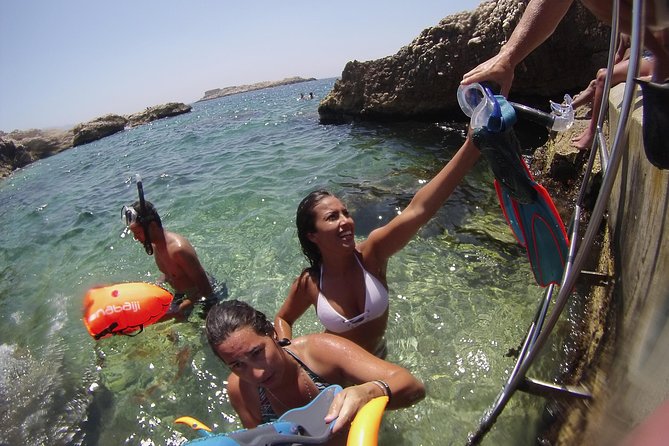 random-getaway-around-an-island-guided-snorkeling-adventure