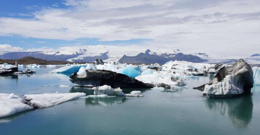 Reykjavík: 2-Day Tour With Icebergs, Glaciers & Waterfalls
