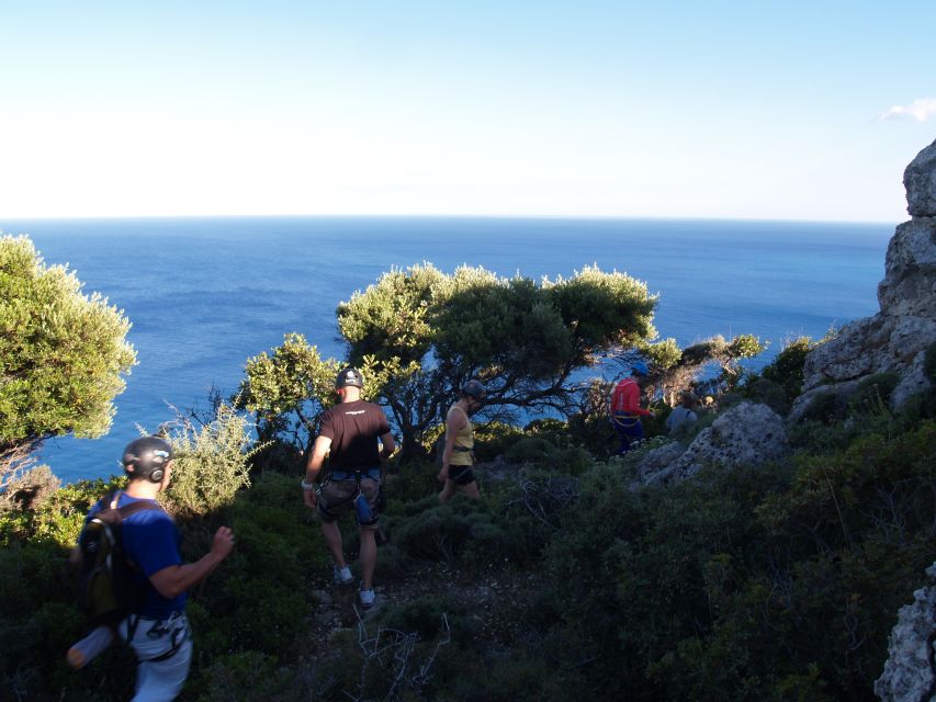 rhodes-ladiko-bay-rock-climbing-and-rappelling-experience-exploring-the-cave-entrance