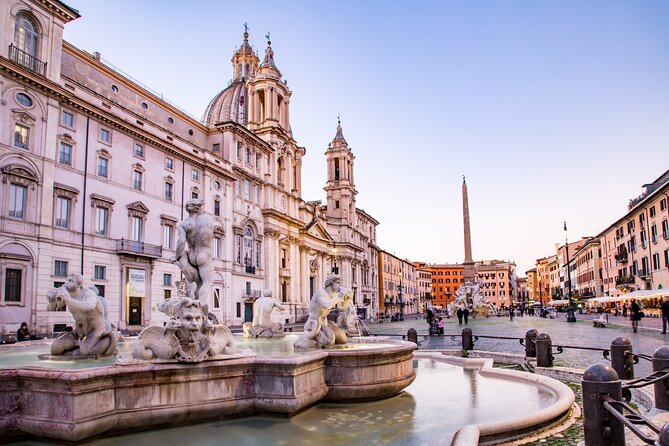 Rome City Center Walking Tour in a Small Group